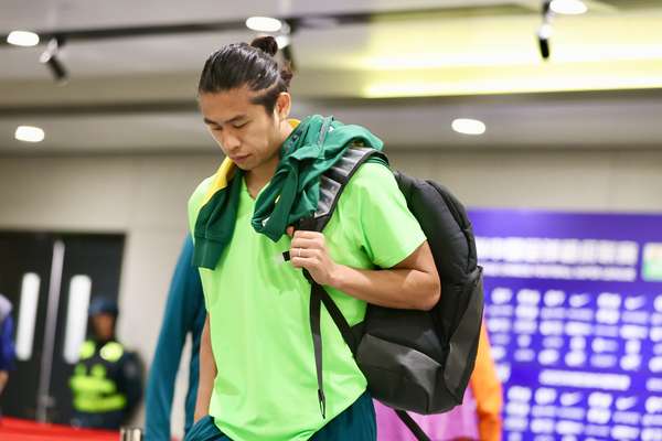 国安锋线配置引发热议:张玉宁体能透支凸显轮换难题 国安锋线配置引发热议:张玉宁体能透支凸显轮换难题