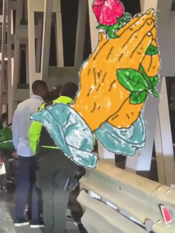 暖心救援!曼联旧将瓦伦西亚桥头劝回轻生青年 视频获数万点赞 暖心救援!曼联旧将瓦伦西亚桥头劝回轻生青年 视频获数万点赞