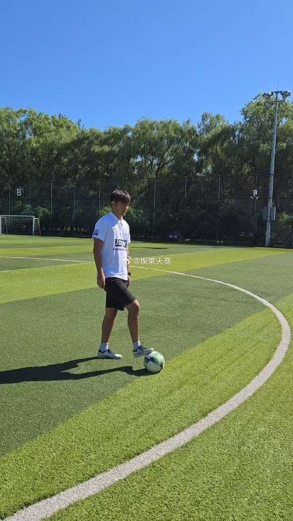 昔日国安后防中坚张瑀转型执教 开启青训新征程