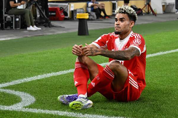 传射建功难掩单刀失准 埃贝尔力挺迪亚斯防守贡献