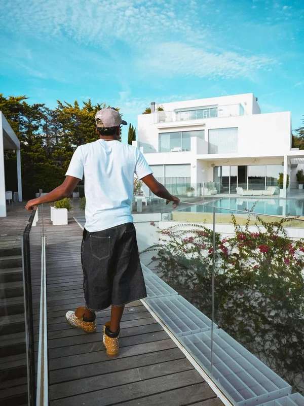 亚马尔950万镑购入皮克夏奇拉旧居 将与亲友共筑新巢