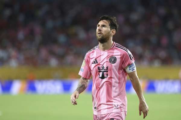 丰特公布巴萨主席竞选纲领：首通电话邀梅西回归