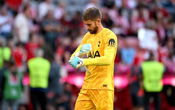 维卡里奥获热刺高层力挺 弗兰克亲授门将传球精要